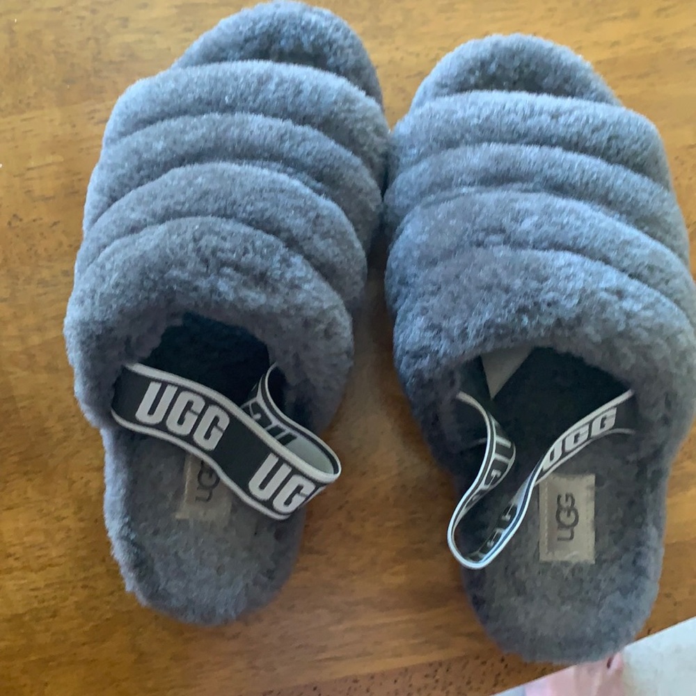 Ugg slippers grey EUC size 8